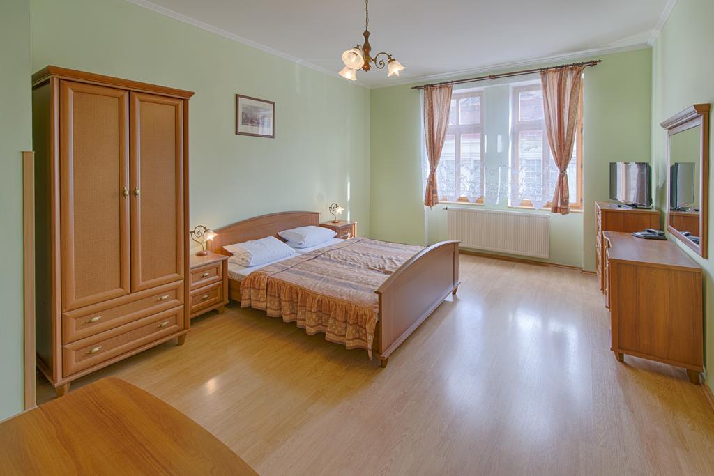 Hotel Derby Karlsbad Rum bild