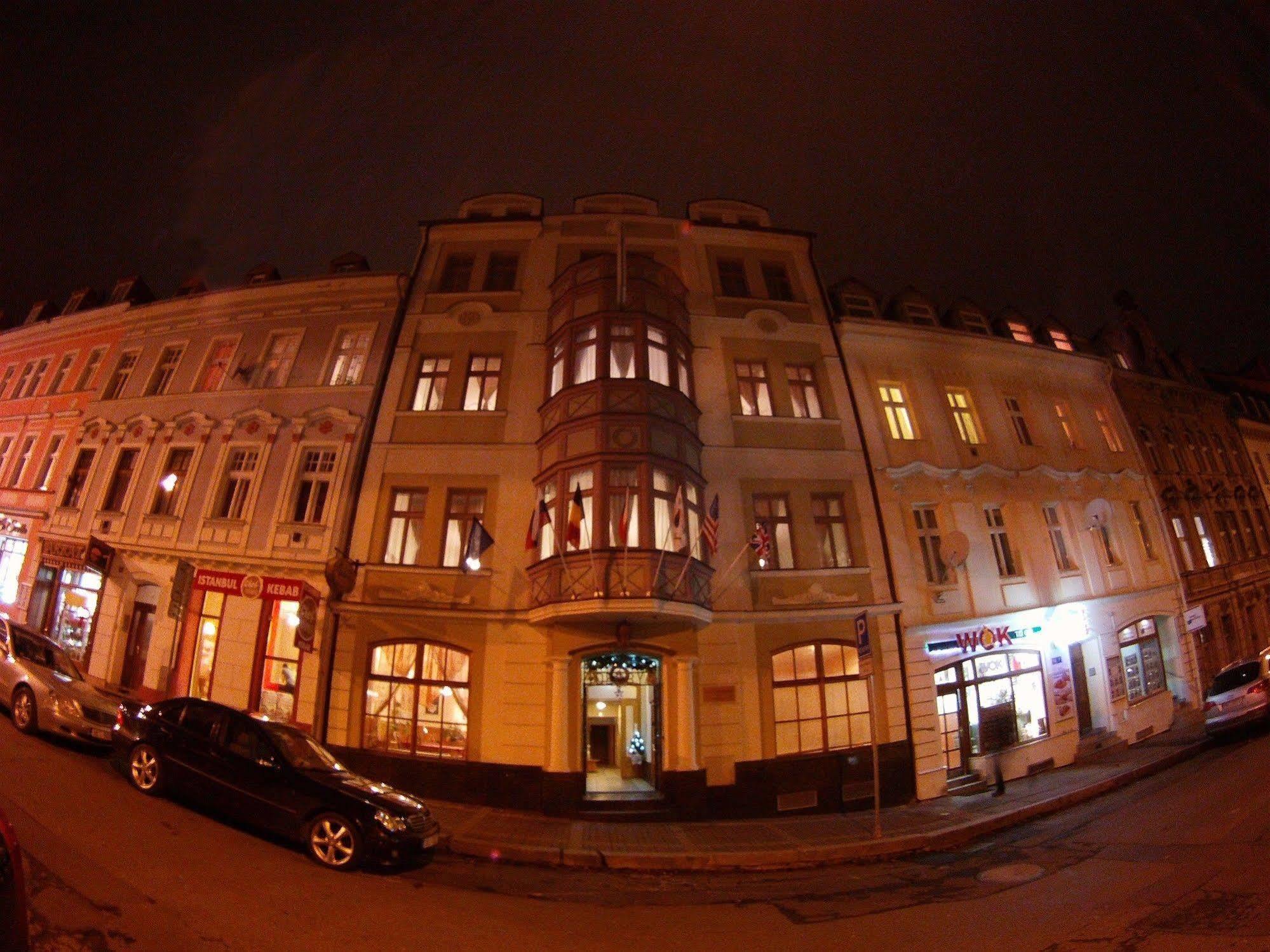 Hotel Derby Karlsbad Exteriör bild